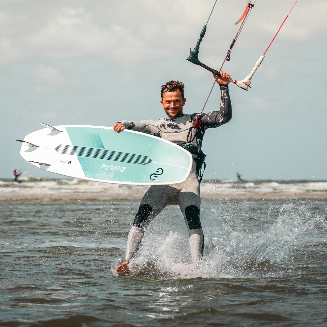 SURFKITE ELEVEIGHT ESCAPE V2 2023